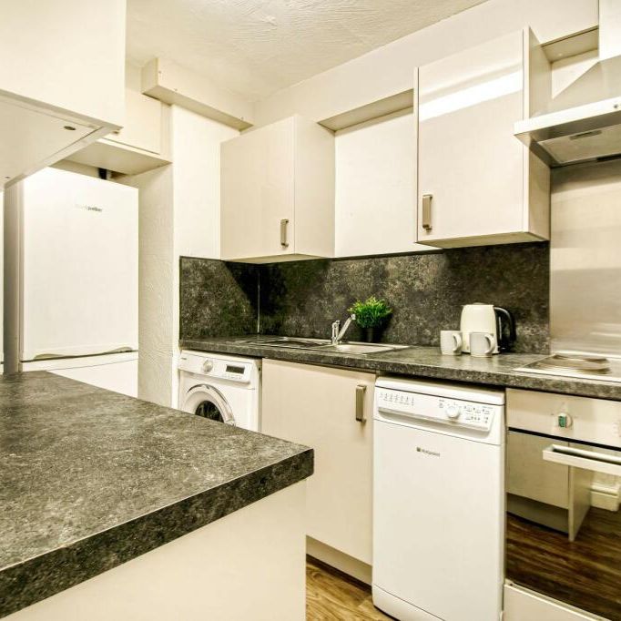 5 bedroom terraced house to rent - Photo 1
