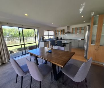 4 Hira Way, Hillsborough - Photo 3