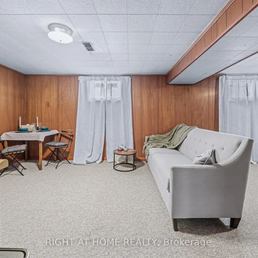 98 YORKVIEW DRIVE - Photo 1