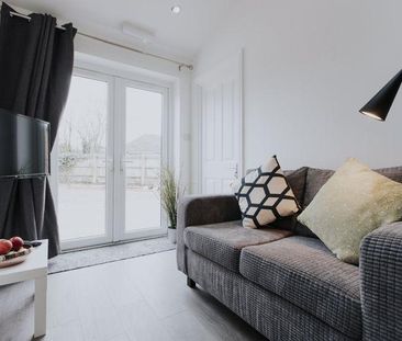 6 bedroom semi-detached house to rent - Photo 1