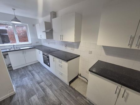 96 Gainsborough Drive, Belfast, BT15 3EL - Photo 4