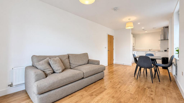2 bedroom flat to rent - Photo 1