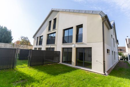 STUDIO avec JARDIN - SARTROUVILLE, - Photo 5