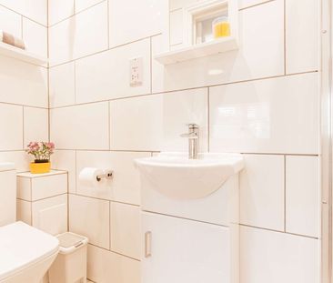 Stunning shared house in central Abingdon - Photo 5