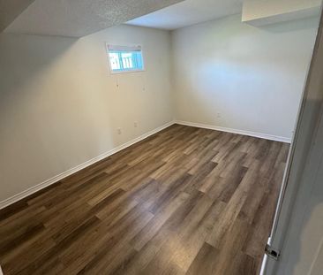 For Lease - 40 Leslie Avenue Unit# Lower, Barrie, Ontario - Photo 6