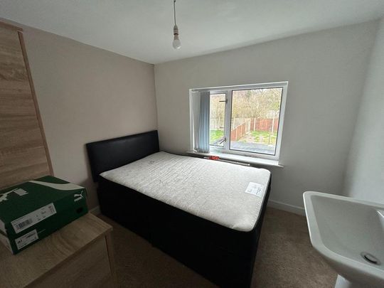 6 bedroom terraced house to rent - Photo 1