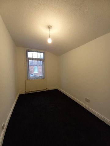 3 bedroom terraced house to rent - Photo 4