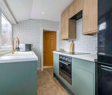 Thesiger St // Bed, Bath // Aug, LN5 - Photo 2