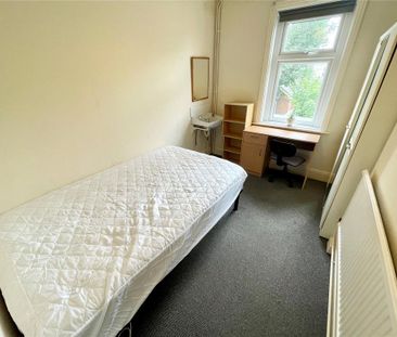 6 bedroom detached house to rent - Photo 5