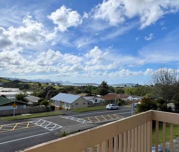 3 Bedroom Family Home - Photo 2