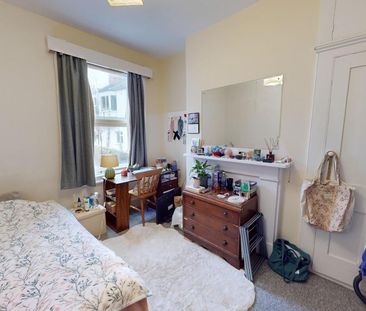 6 bedroom terraced house to rent - Photo 2