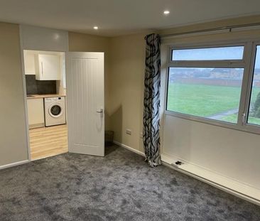 WindsorClose, Hucknall, NOTTINGHAM - Photo 1
