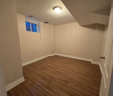 For Lease - 72 Starhill Crescent, Brampton, Ontario - Photo 4