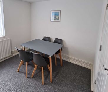 En Suite Room Available - Photo 6