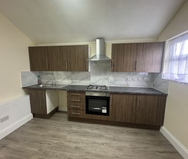 3 Bed Flat, Ilford Lane, IG1 - Photo 4