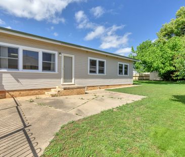 Comfortable Three-Bedroom Home in South Tamworth! - Photo 3