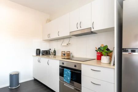 Renovated apartment - Photo 5