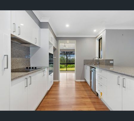 123 Excelsior Street, Lisarow, NSW 2250 - Photo 4