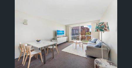 Sunlit Furnished Apartment With Study - Photo 5