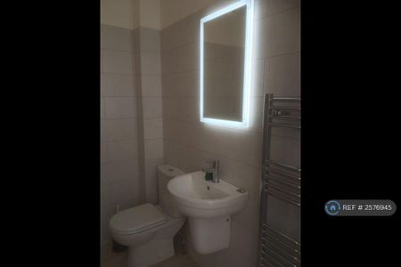 3 bedroom flat to rent - Photo 5