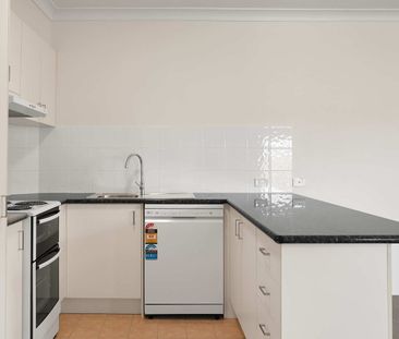 Quiet Coastal Retreat with Sea Breezes - Photo 6