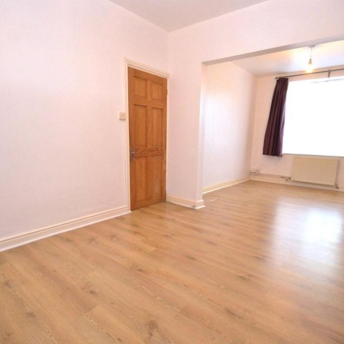 3 bedroom terraced house to rent - Photo 1