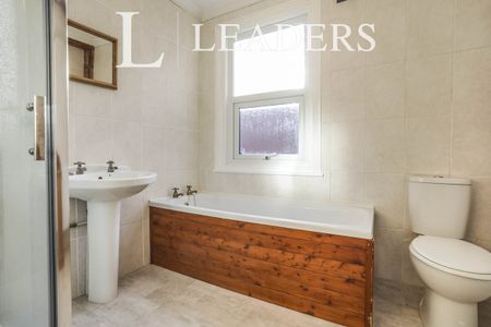 4 bedroom apartment to rent Albert Walk, Felixstowe, IP11 - Photo 2