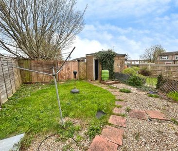 1 bedroom in a house share to rent - Photo 4