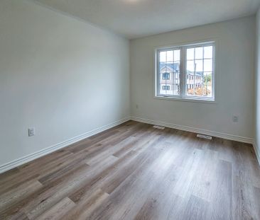 For Lease - 8 Vinewood Crescent, Barrie, Ontario - Photo 3