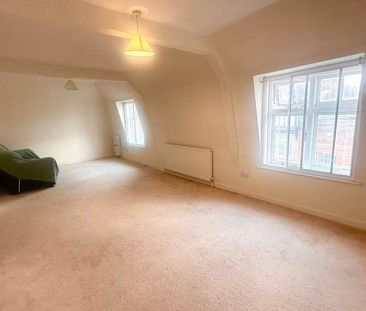 Aynscombe Angle, Orpington, Kent, BR6 - Photo 3