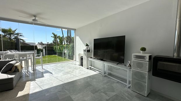 Townhouse · Estepona - Photo 1