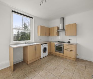 1 bedroom in a flat share to rent - Photo 5