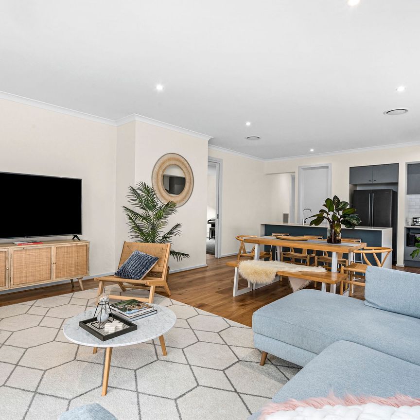 Show Piece - Four Bedroom, Two Living Family Home - Photo 1