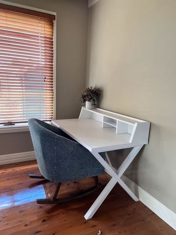 Beautifully Furnished Central Home - Photo 5
