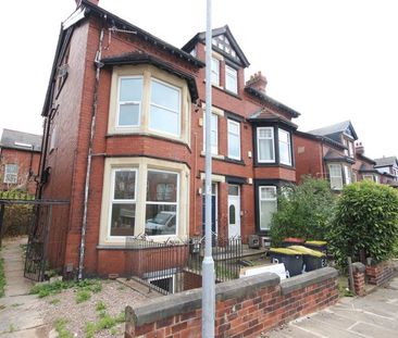 Estcourt Avenue, Headingley - Photo 3