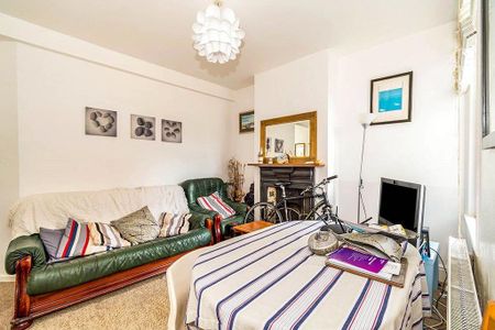 4 bedroom terraced house to rent - Photo 2