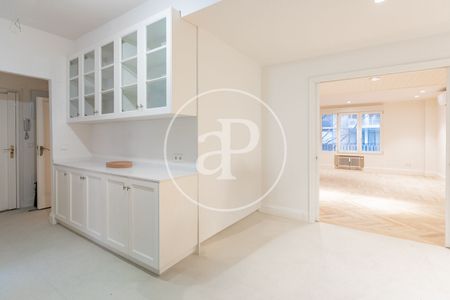 Flat for rent in El Viso (Madrid) - Photo 2