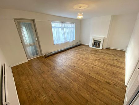 £1,250 PCM, Newly Refurbished Three Bedroom House with Garden in Warwick Way, Barry, Vale of Glamorgan, CF62 9AB - Photo 3