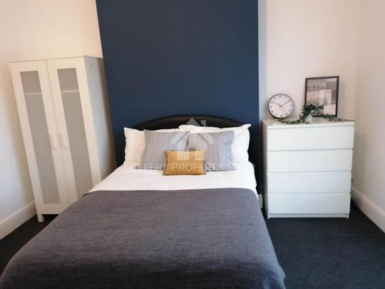 1 bedroom in a house share to rent - Photo 1
