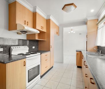 Charming Family Home - Photo 4