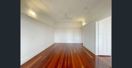 Charming Art deco 2 Bedroom Unit in BSH Catchment - Photo 2