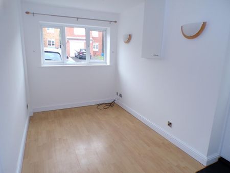 3 bedroom detached house to rent - Photo 3