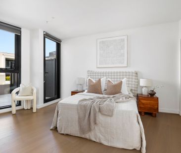 Luxurious Ground Floor Residence - Photo 4