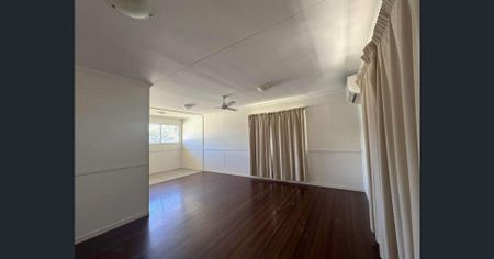 3 Bedroom with Shed - Photo 3