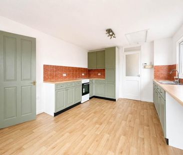 2 bedroom maisonette to rent - Photo 5
