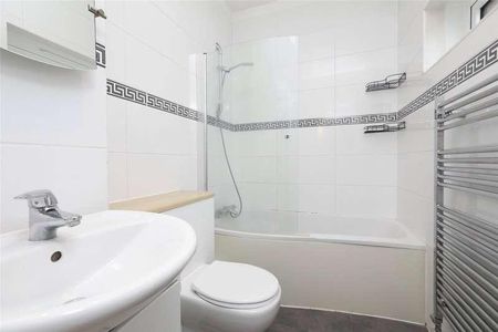 Newport Court, London, WC2H - Photo 5