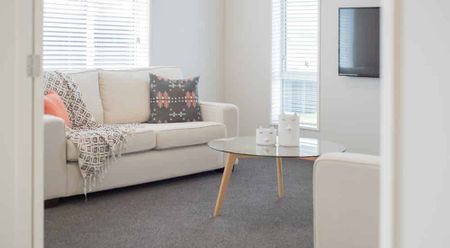 3 Bedrooms - Modern Family Home - Photo 4