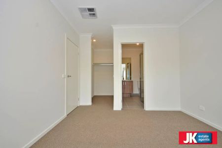 “Be Quick For this One!” - Photo 5