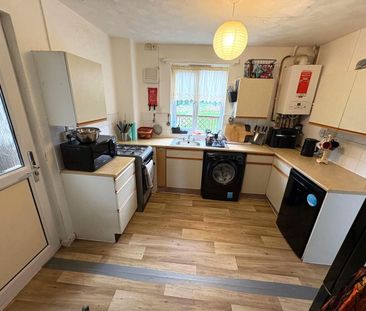 3 bed house to rent in Green Lane, St. Albans, AL3 - Photo 6