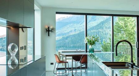 Luxury with a view - Photo 2